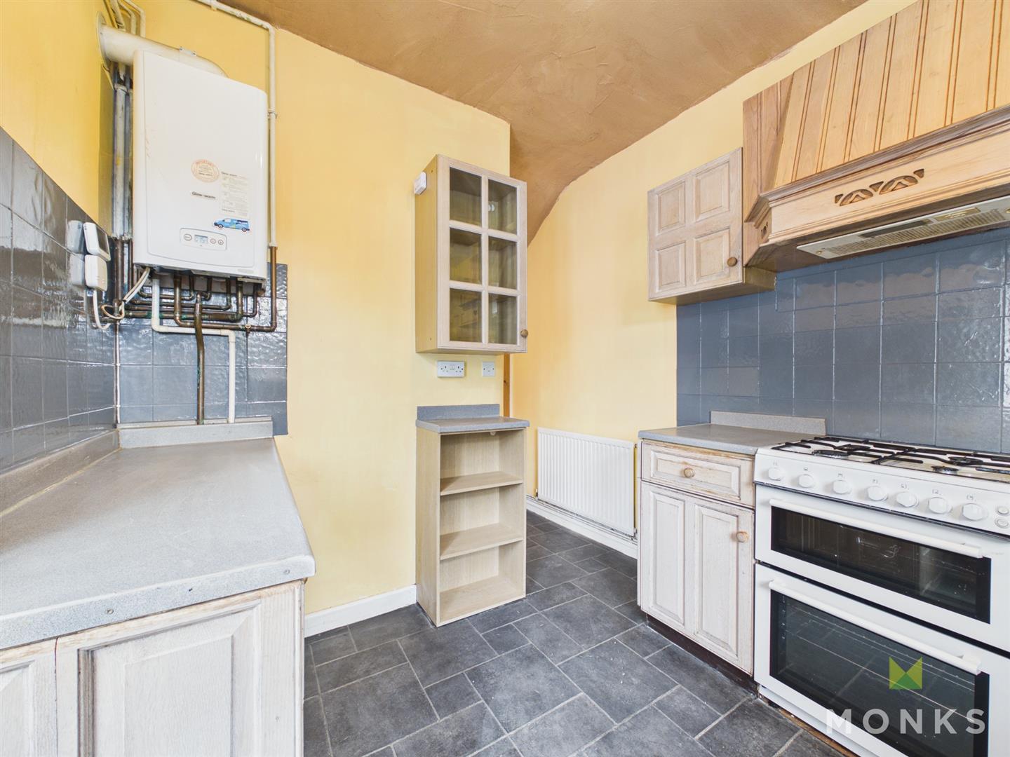 39 Monkmoor Road, Shrewsbury, SY2 5AH For Sale